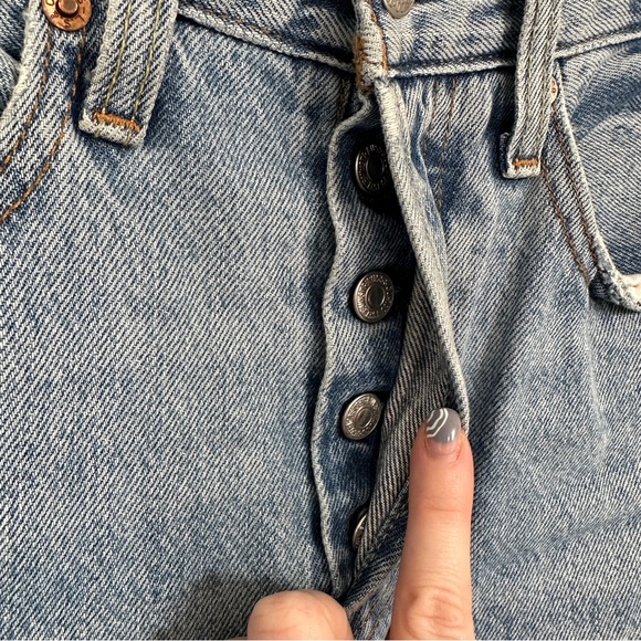 Levi’s • 501 Distressed Cut Off Denim Shorts - Picture 7 of 10